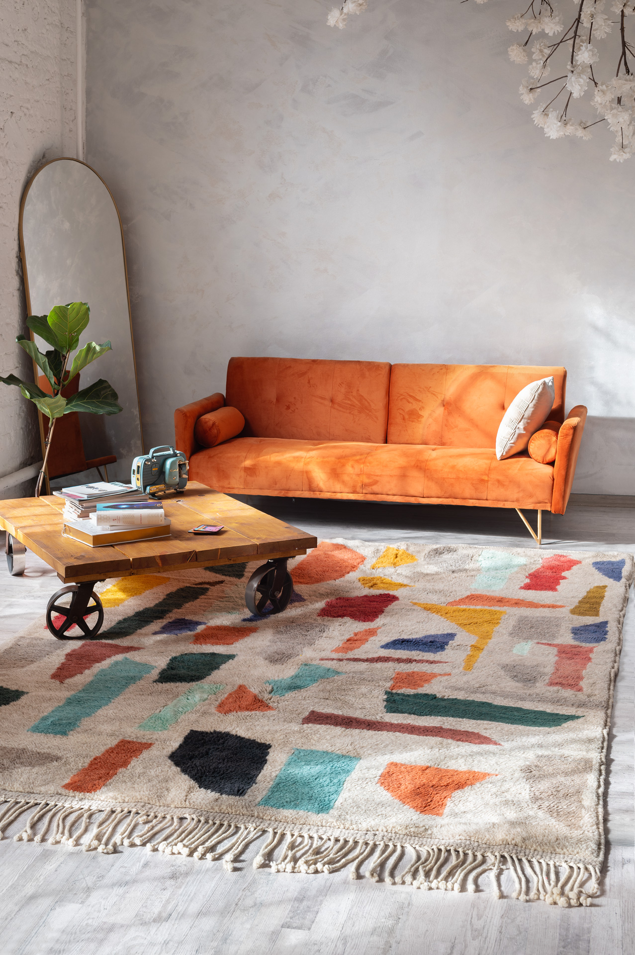 Stylizowane zdjęcie produktowe dywanów wełnianych w aranżacji